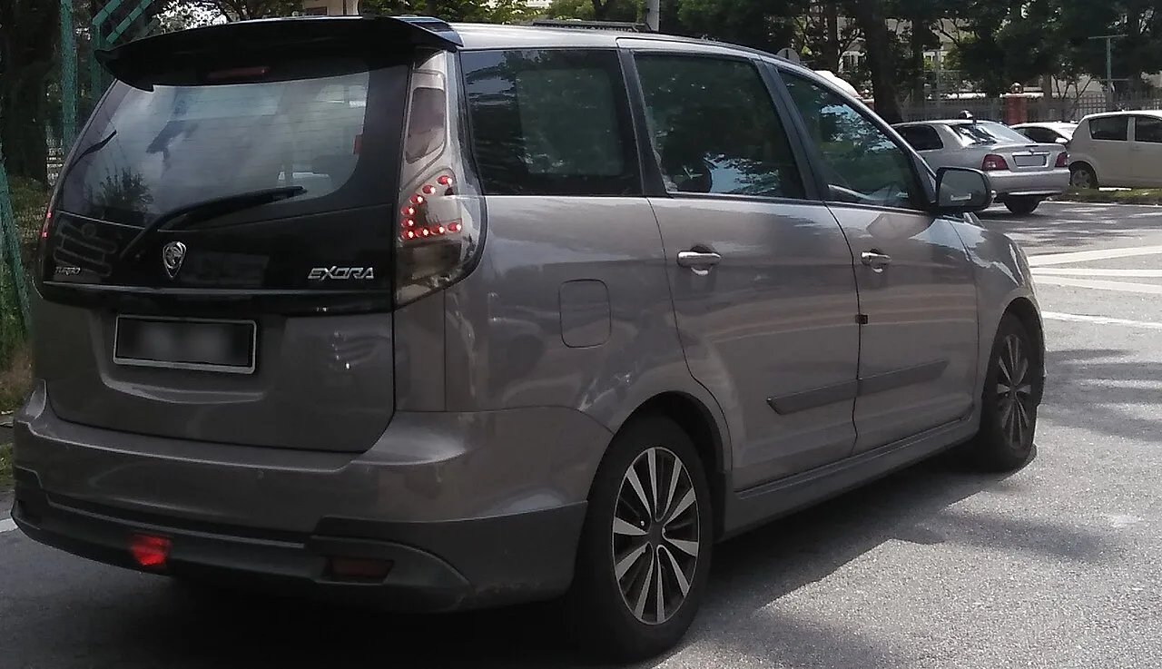 Proton Exora, side