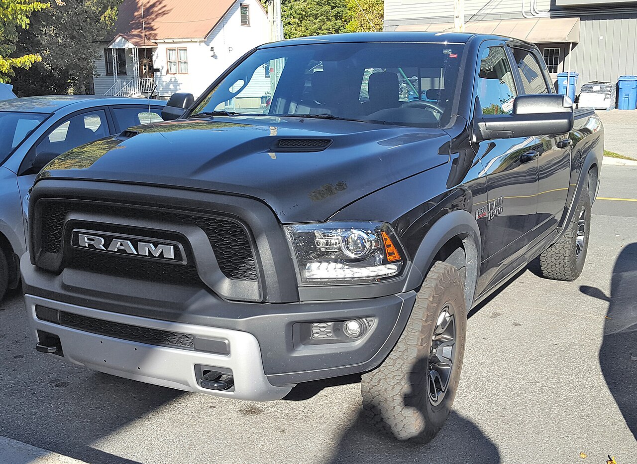 Ram 1500, side
