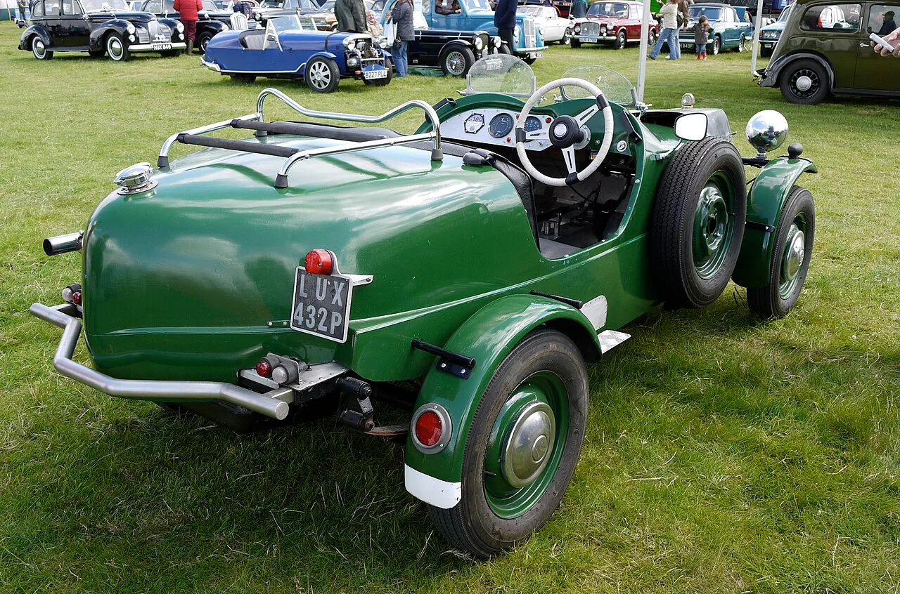 Reliant Kitten, rear