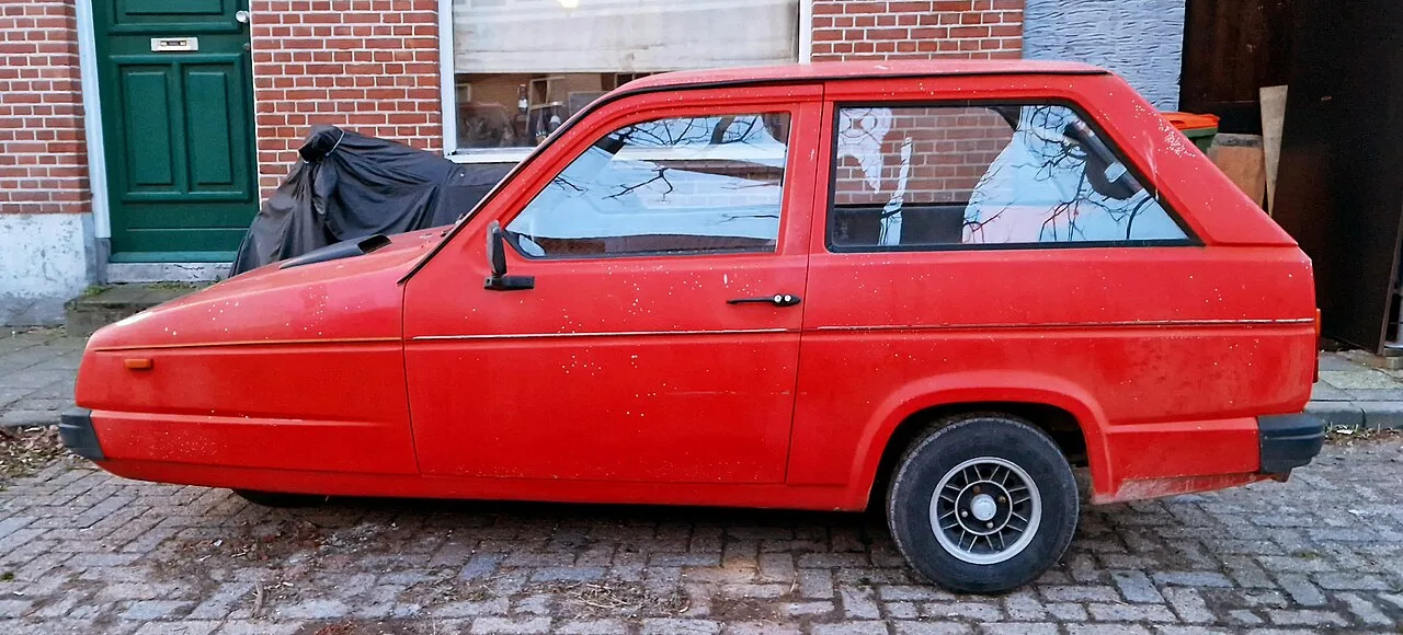 Reliant Rialto, side