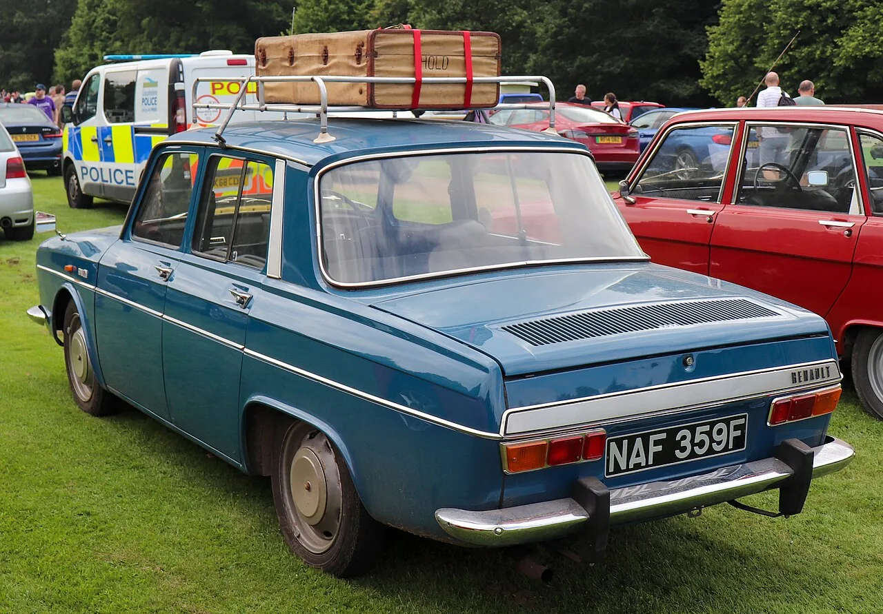 Renault 10, rear