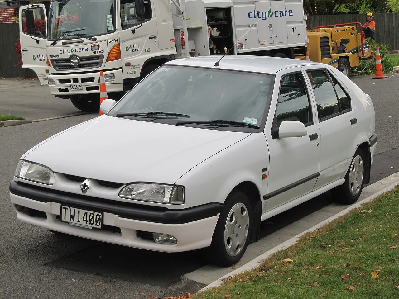Renault 19 / 19 Chamade, side