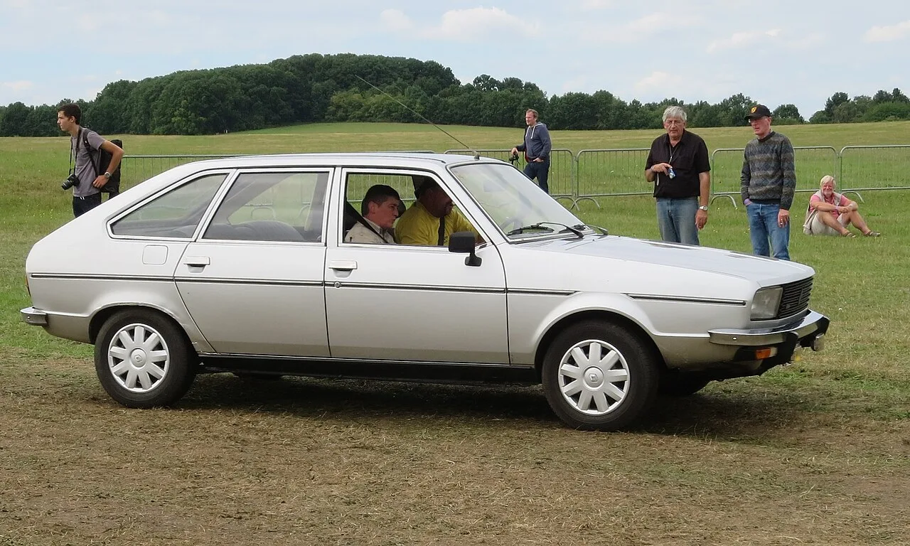 Renault 20, side