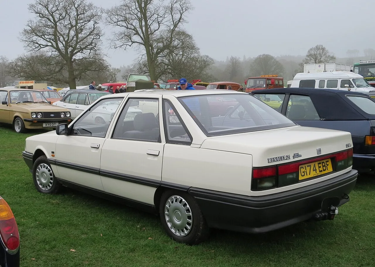 Renault 21, rear