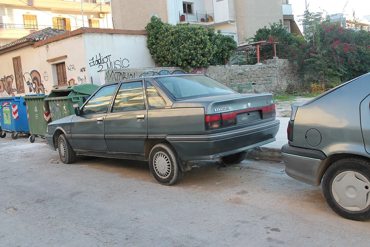 Renault 21, side