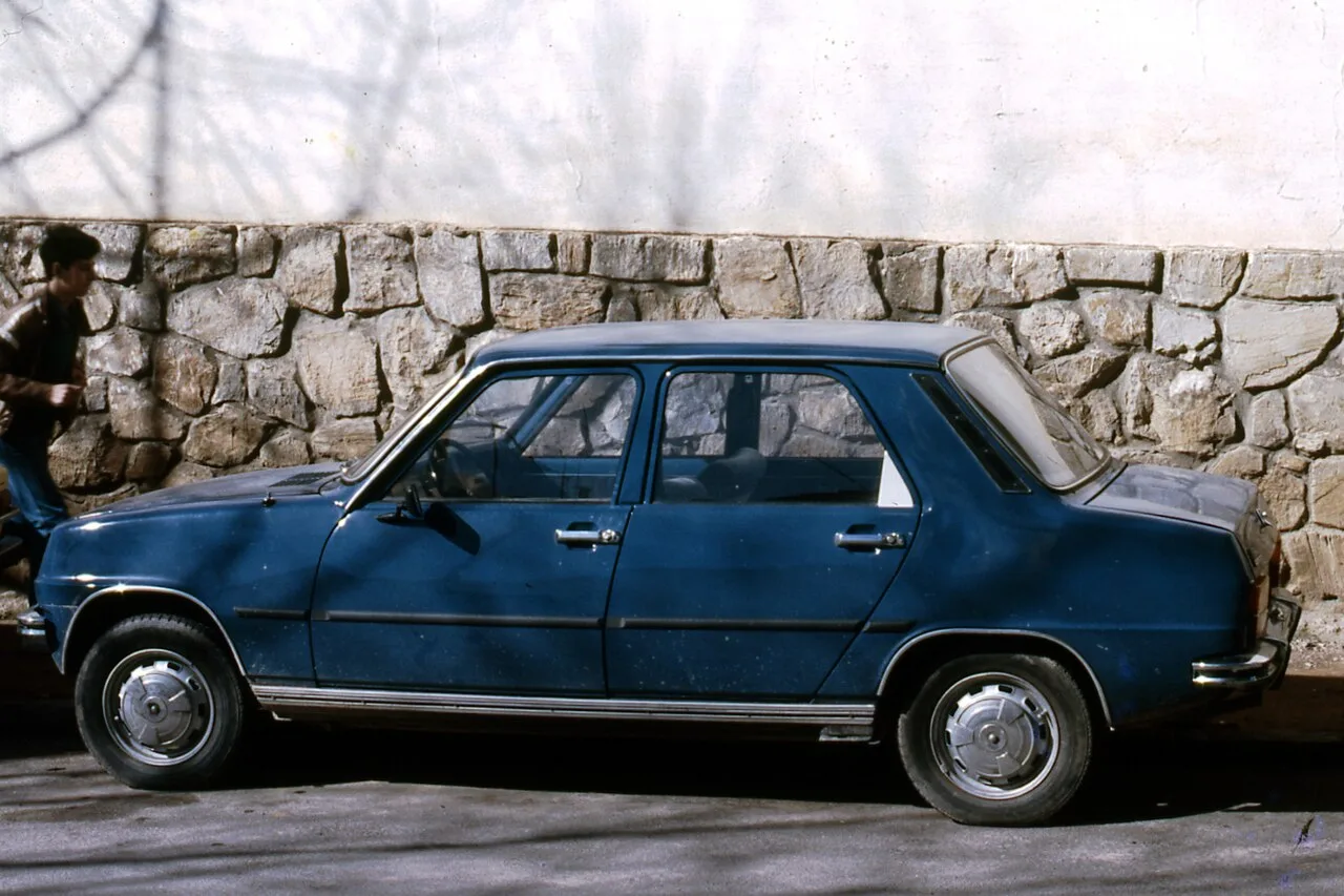 Renault 7 / Siete, rear