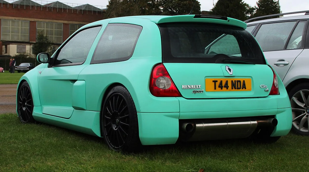 Renault Clio V6, rear