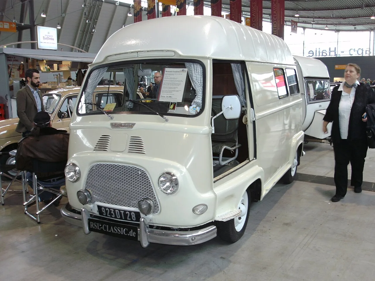 Renault Estafette, rear
