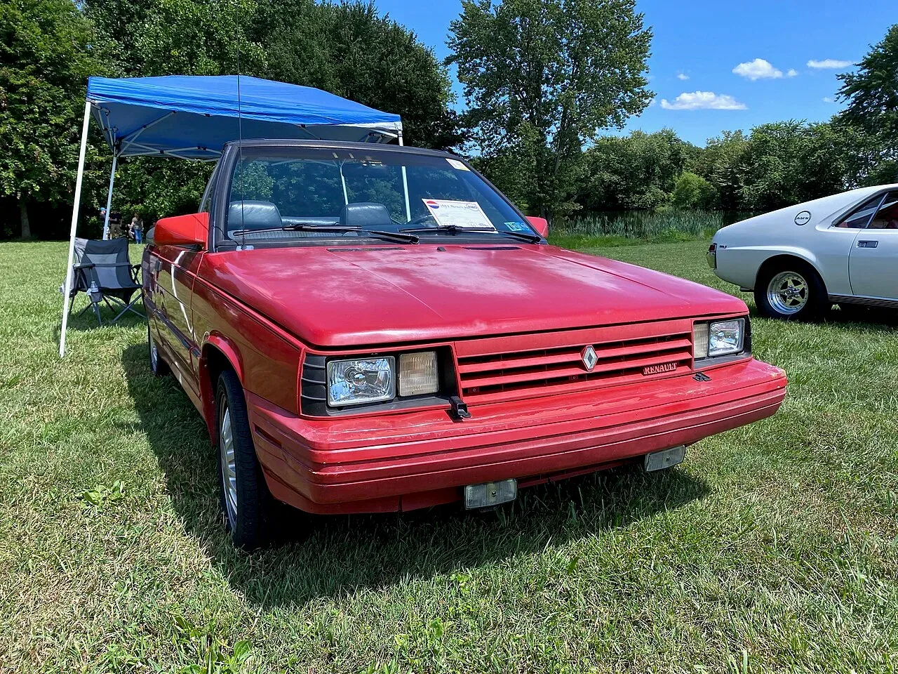 Renault GTA, side