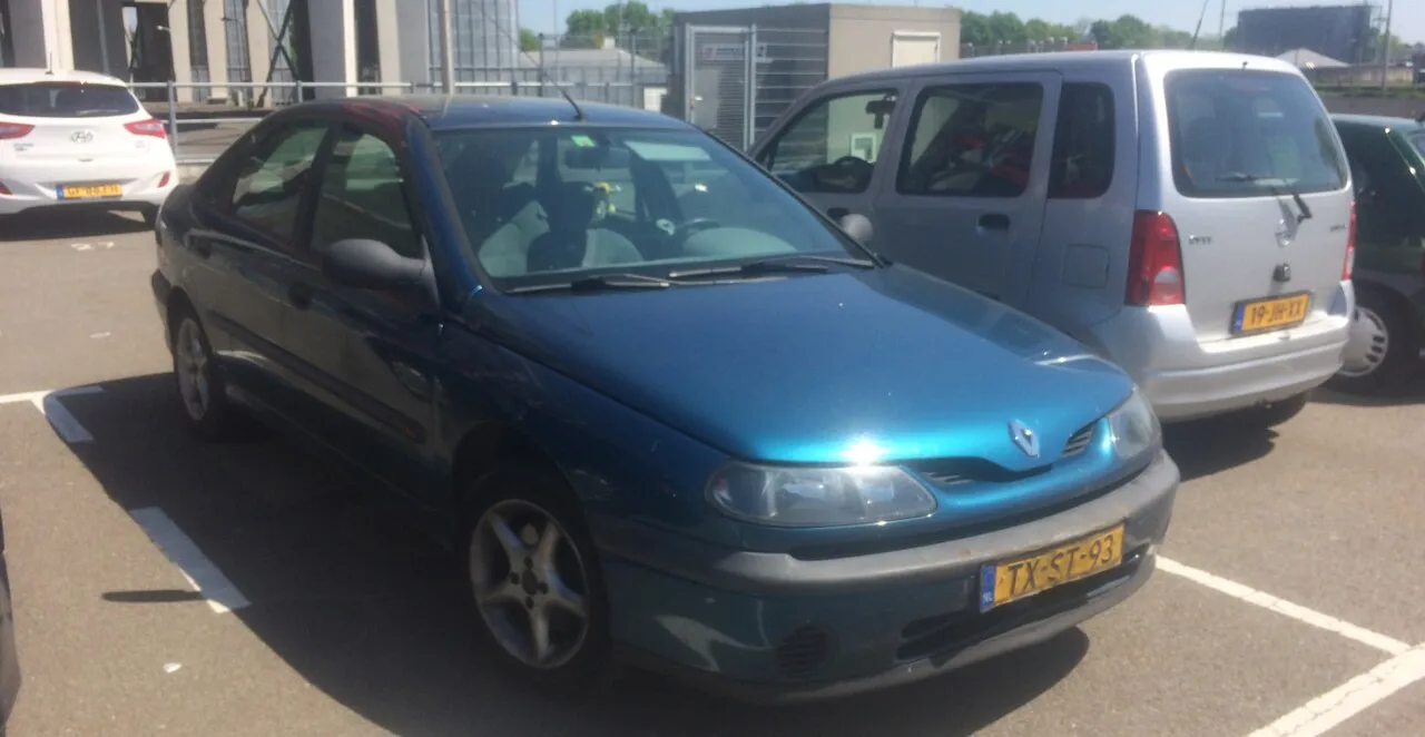 Renault Laguna I, rear