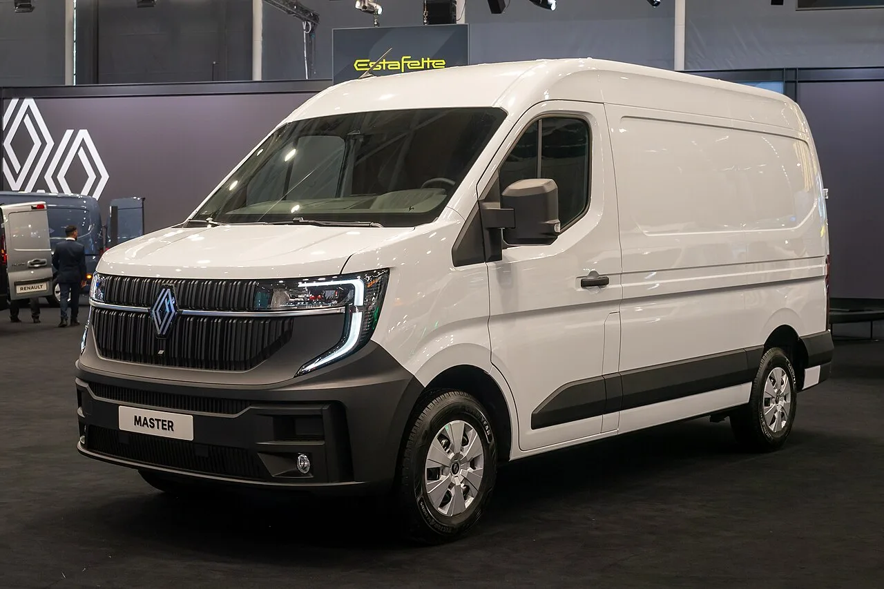 Renault Master fourth generation XDD, rear