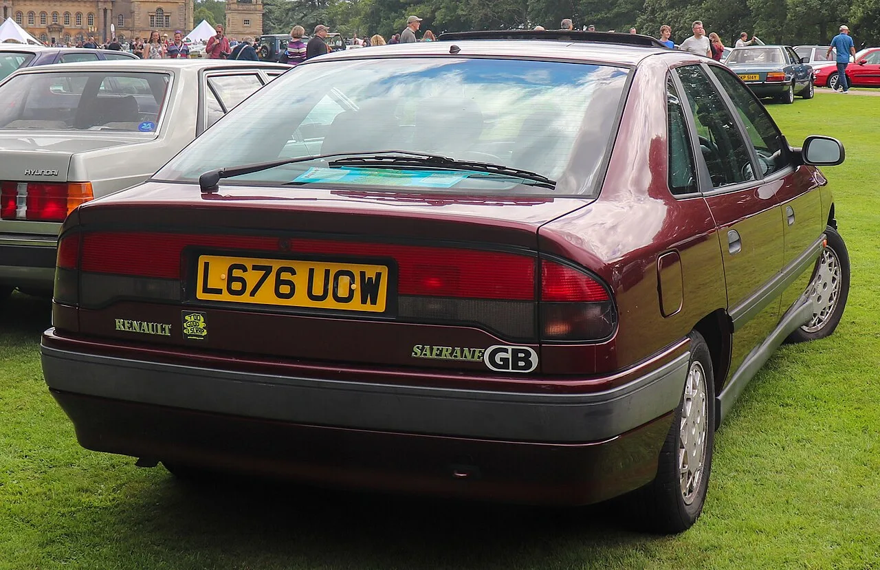 Renault Safrane, rear
