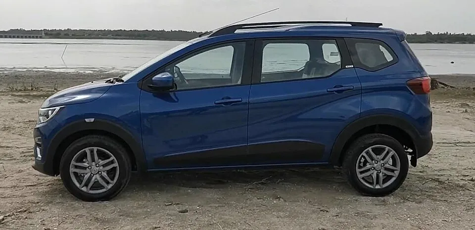 Renault Triber, side