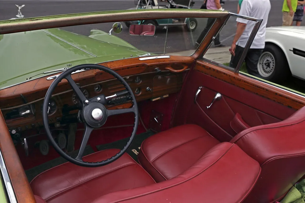 Rolls-Royce Park Ward, interior