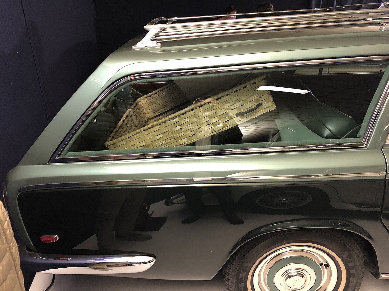 Rolls-Royce Silver Shadow, side