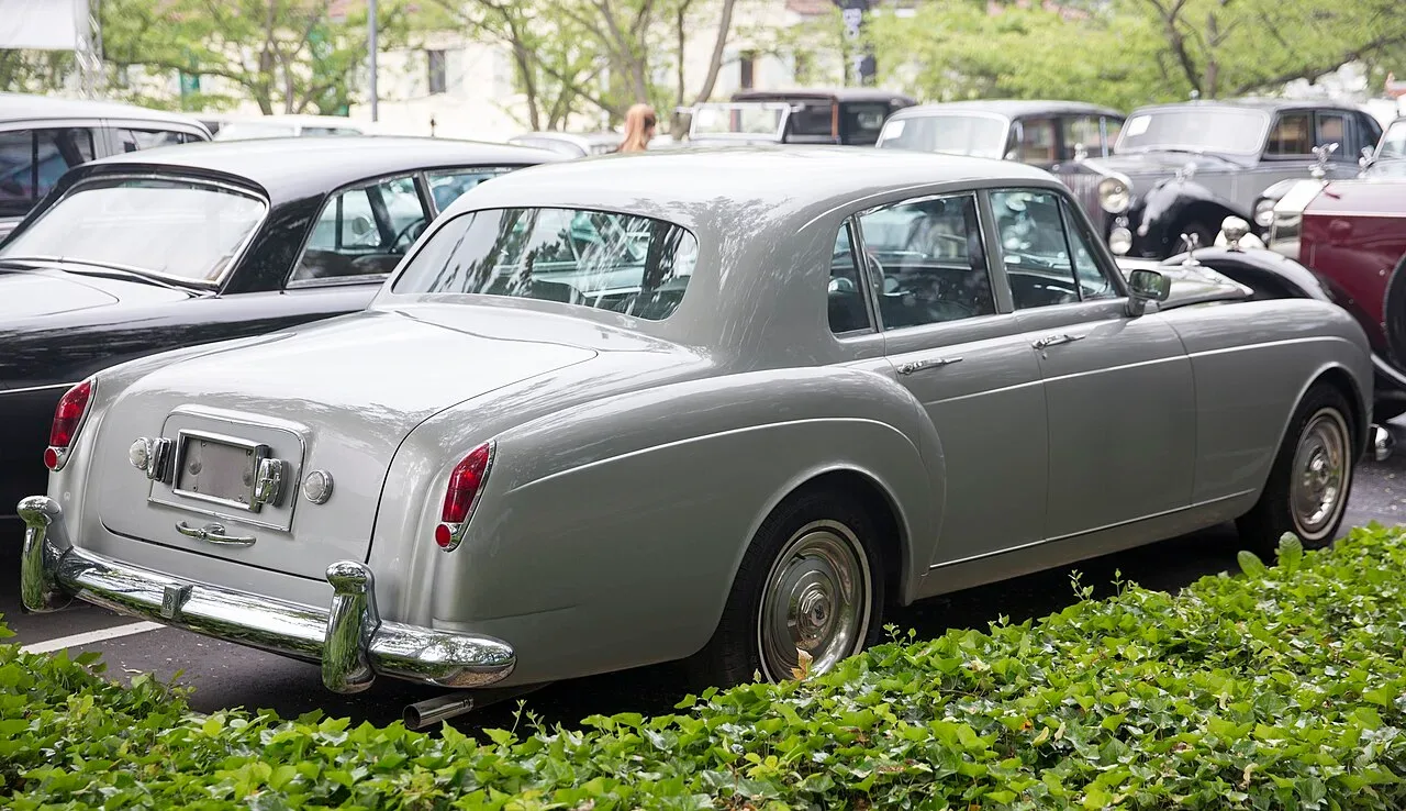 Rolls-Royce Silver Spur Park Ward, rear