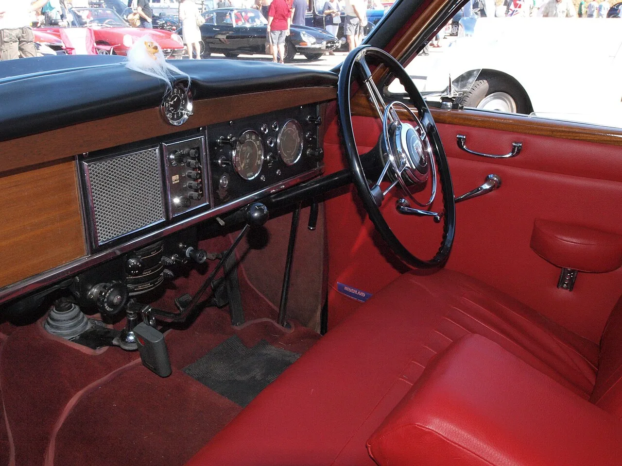 Rover P4, interior