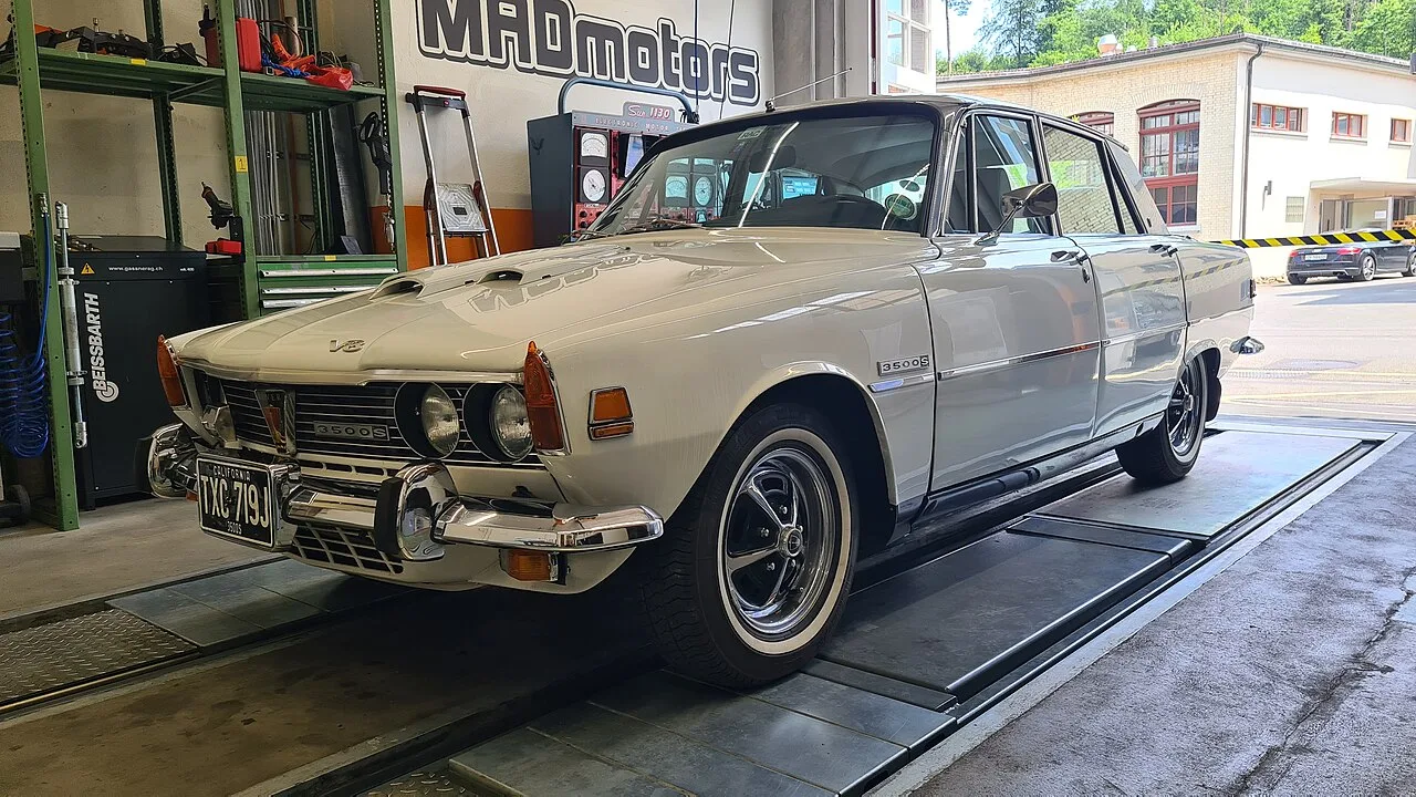 Rover P6 2000, side