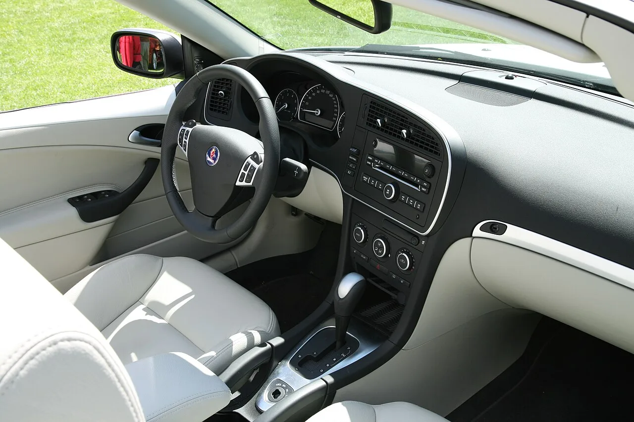 Saab 9-3, interior
