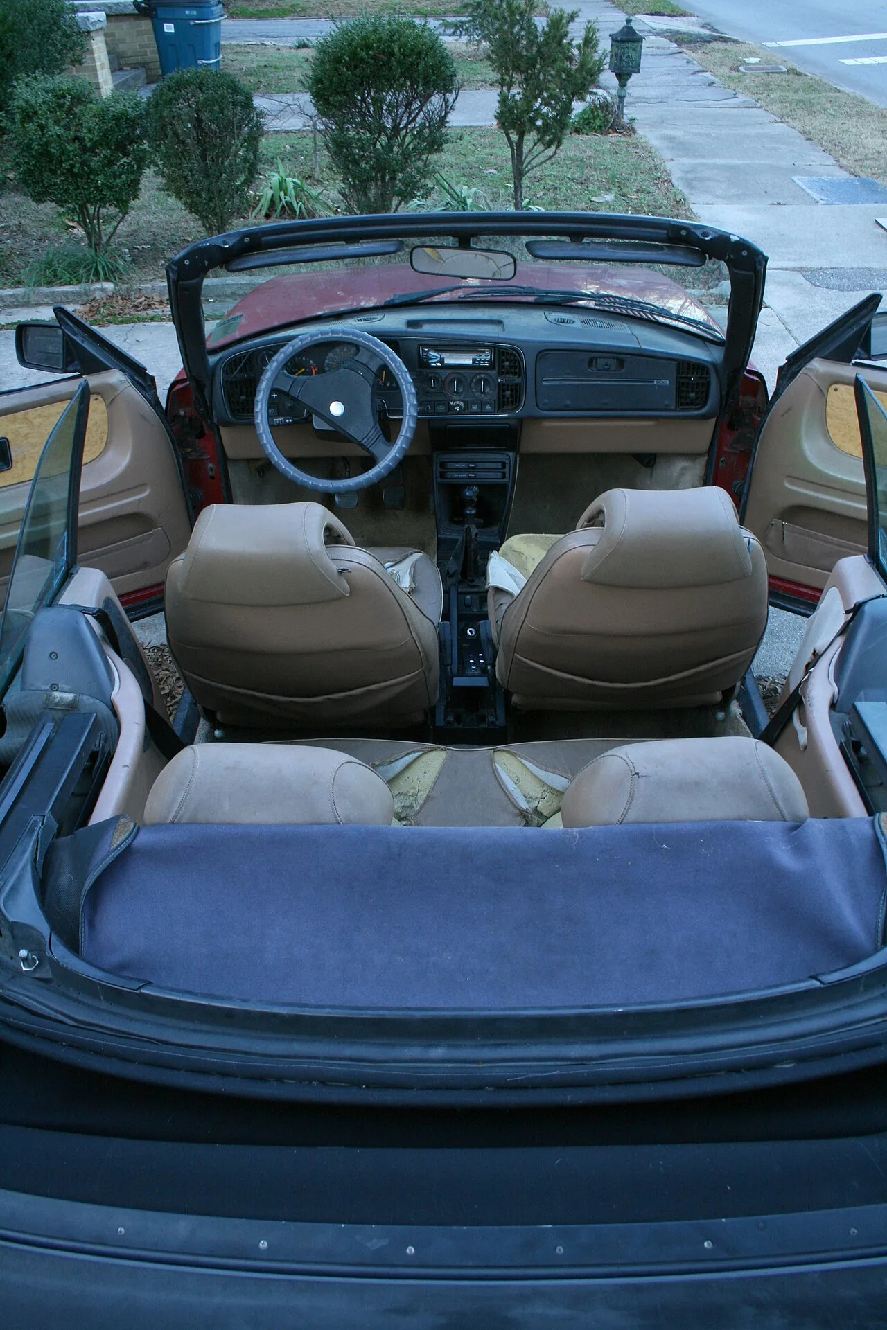 Saab 900, interior
