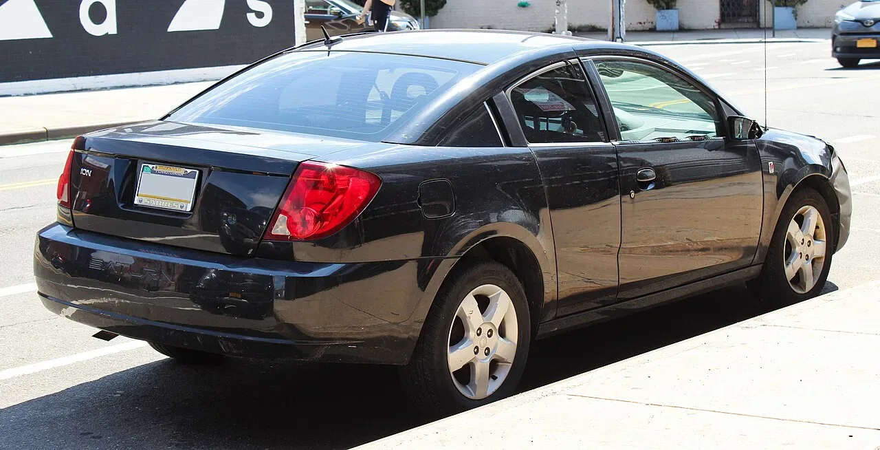Saturn Ion, rear