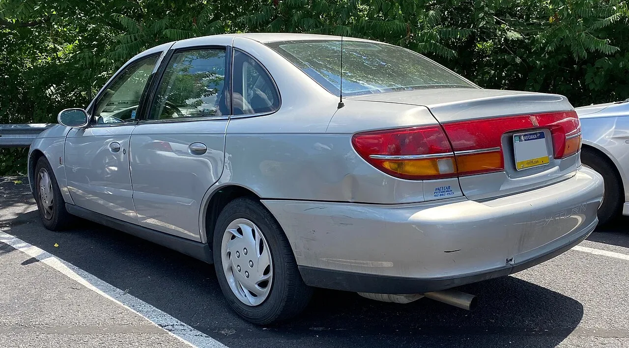 Saturn LS, rear