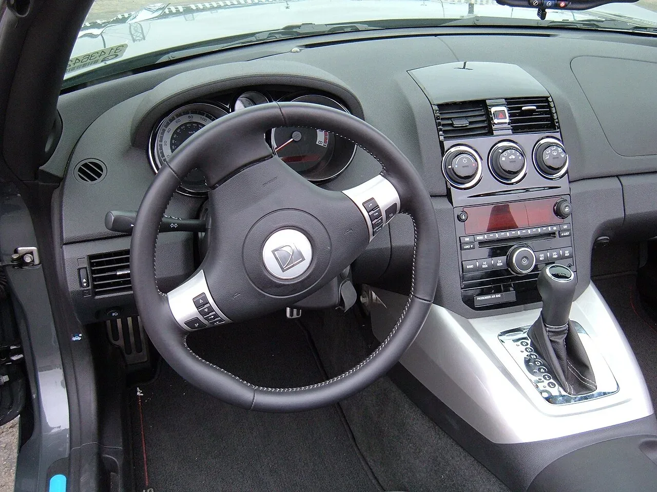 Saturn SKY, interior