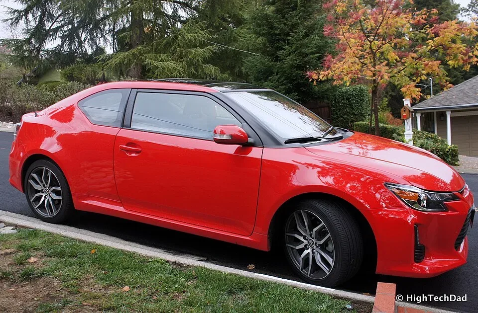 Scion tC, side