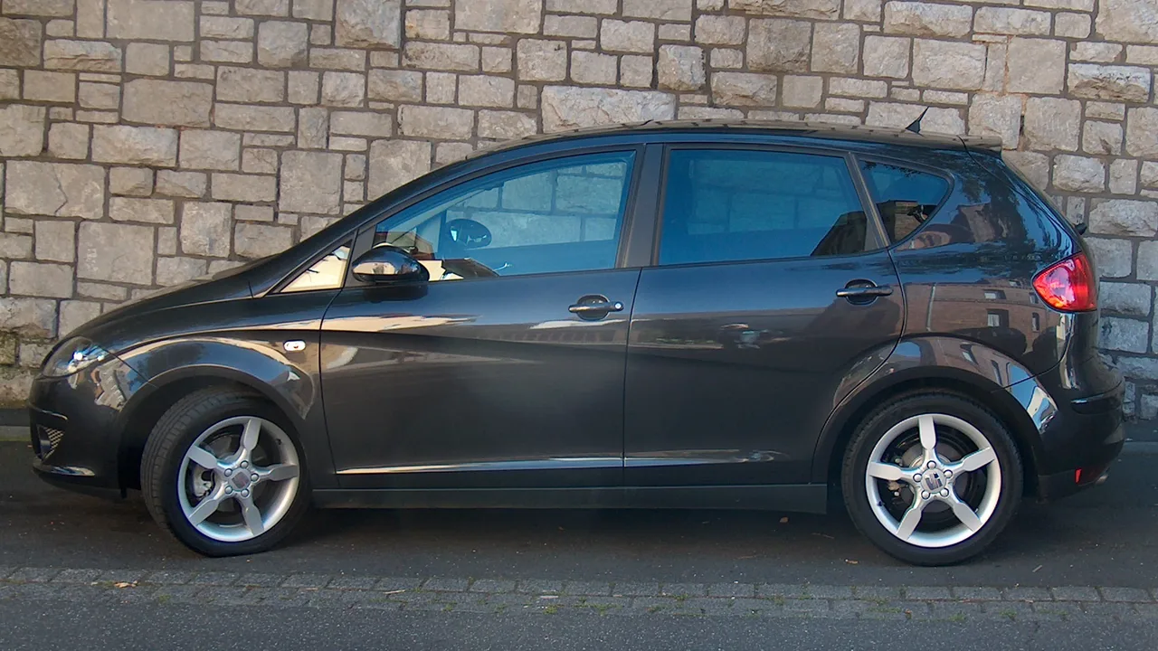 SEAT Altea, side