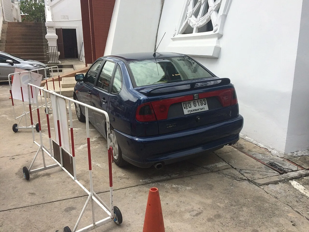 SEAT Córdoba, rear