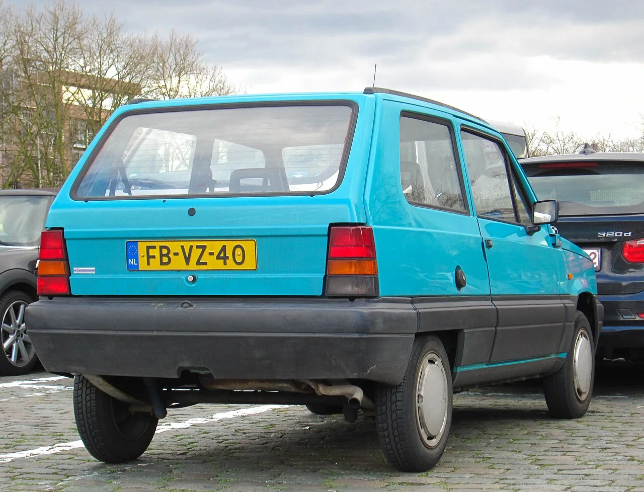 SEAT Marbella, rear