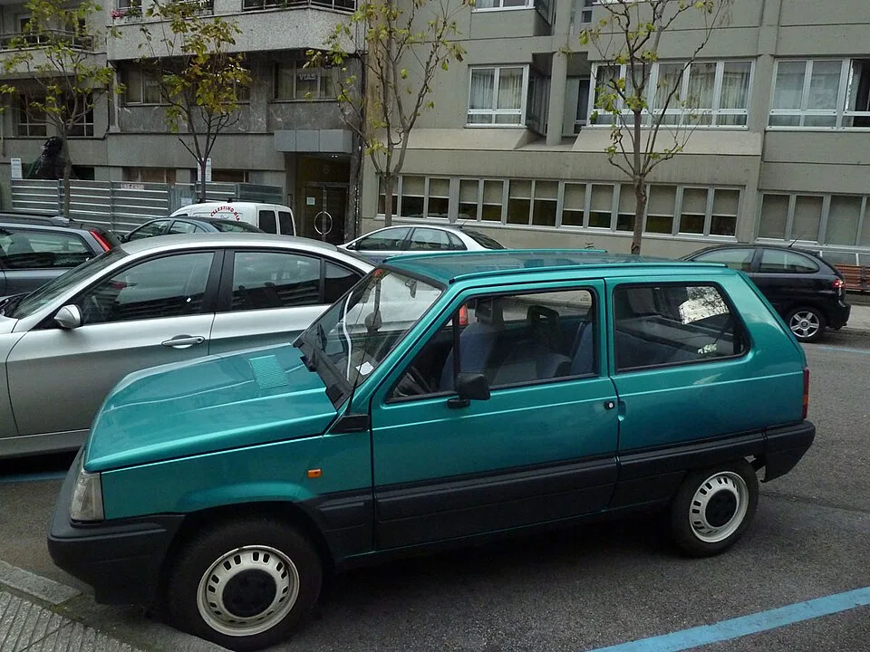 SEAT Marbella, side