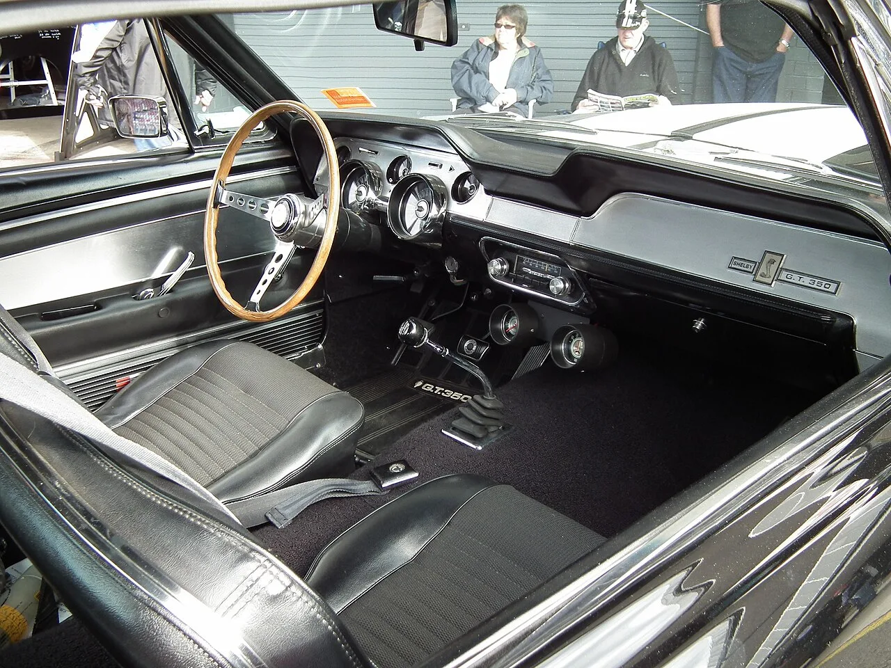 Shelby GT350, interior