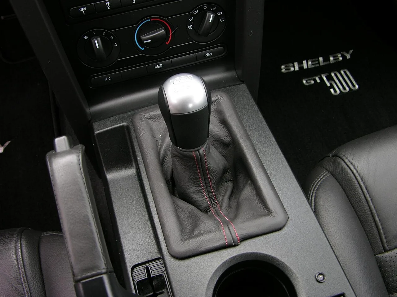 Shelby GT500KR, interior