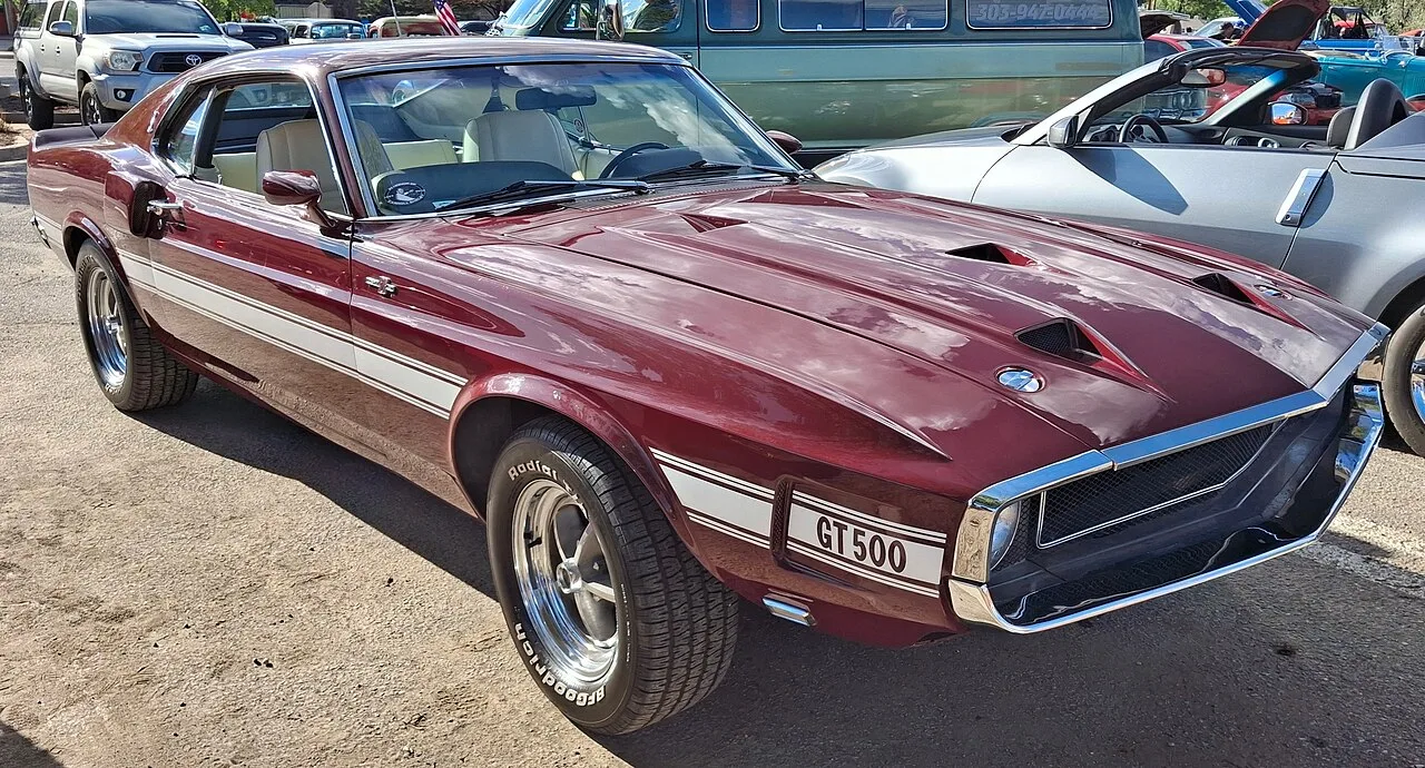 Shelby GT500, side