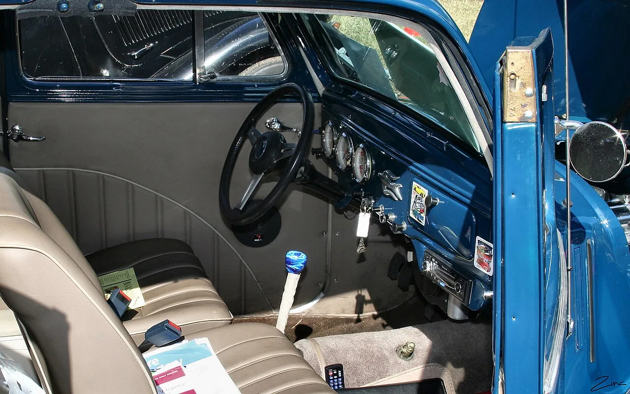 Simca 8, interior