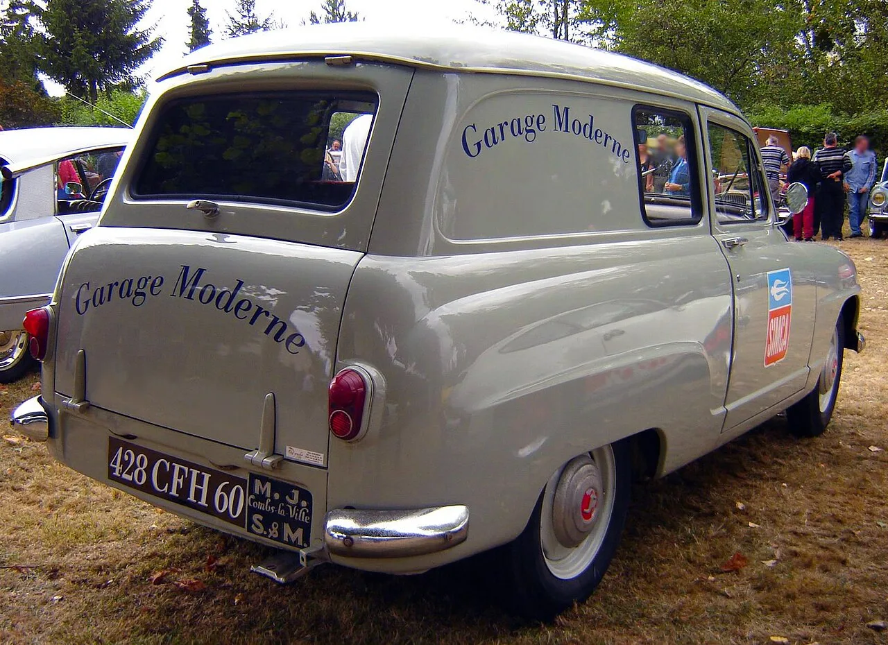 Simca Aronde, rear