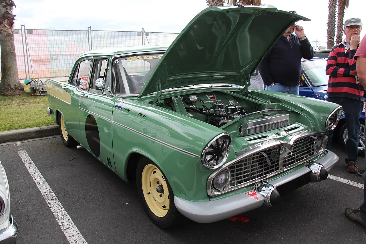 Simca Vedette Beaulieu / Chambord / Présidence / Marly, side