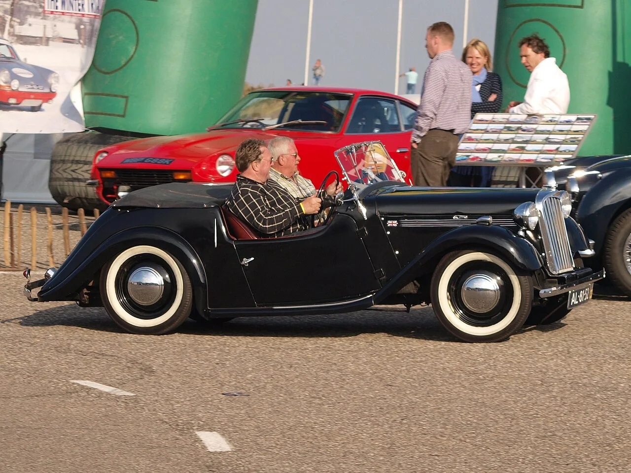 Singer Nine, side