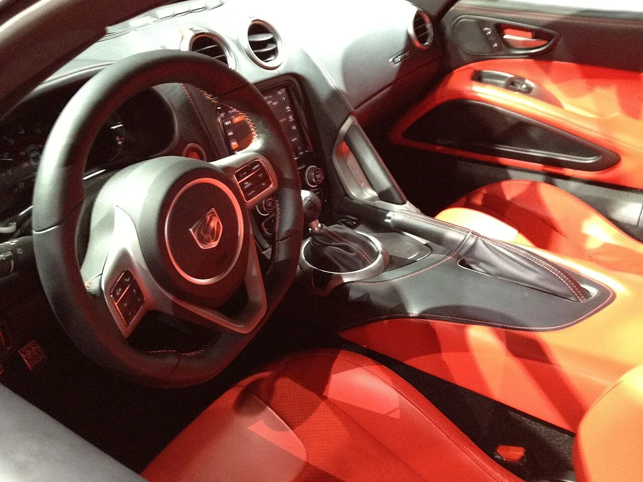 SRT Viper, interior
