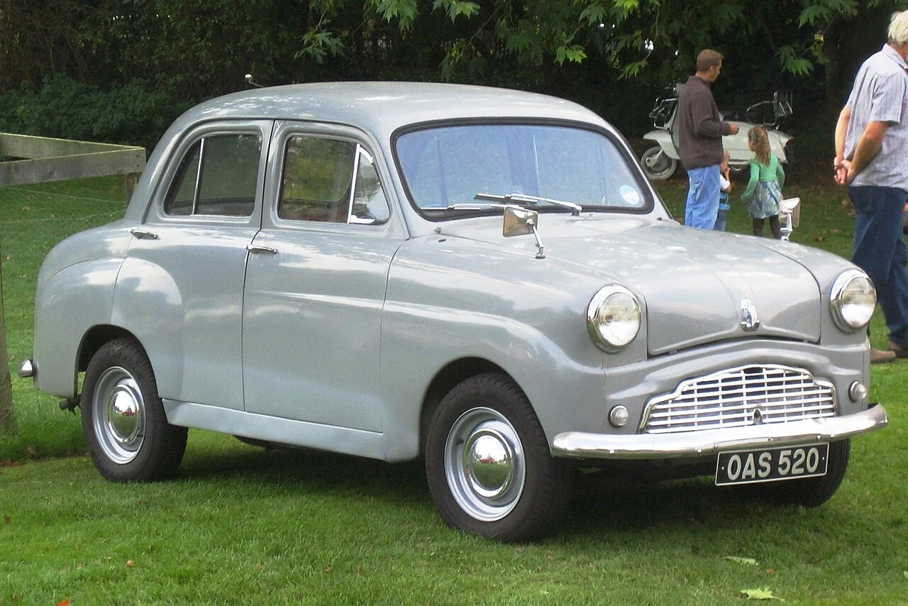 Standard Ten, rear