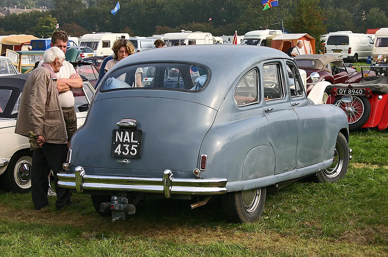 Standard Vanguard Phase I, rear