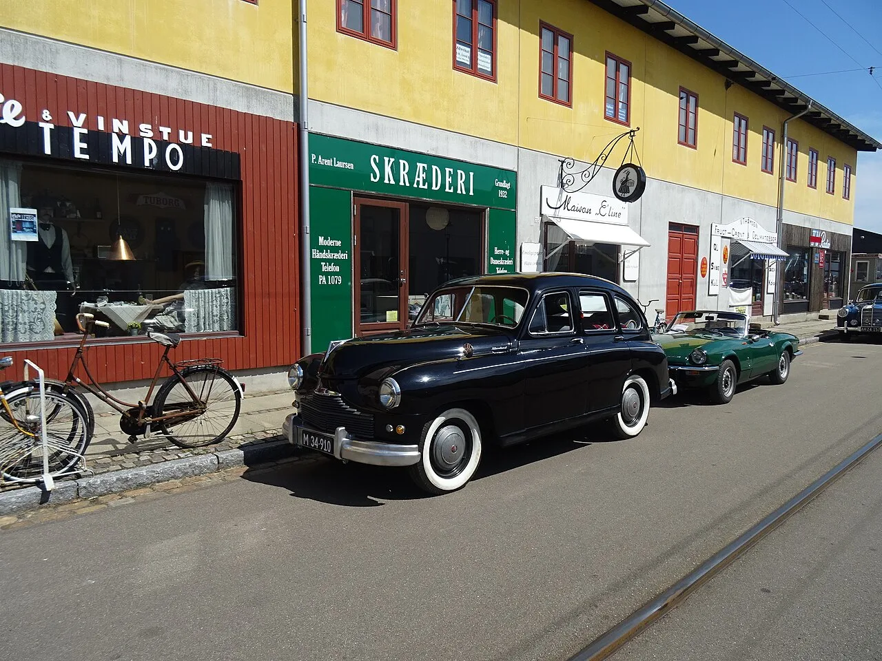 Standard Vanguard Phase I, side