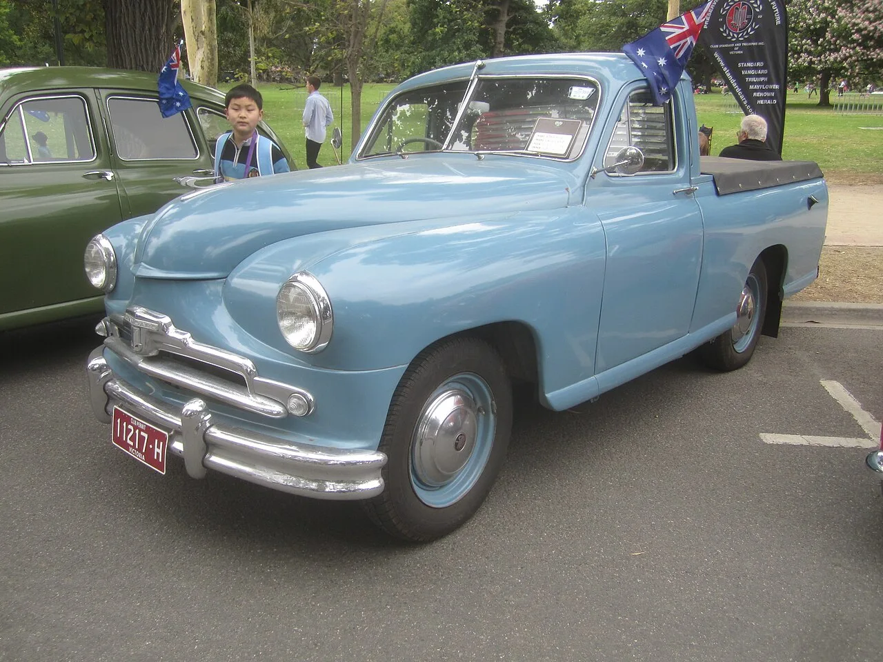 Standard Vanguard Phase II, rear