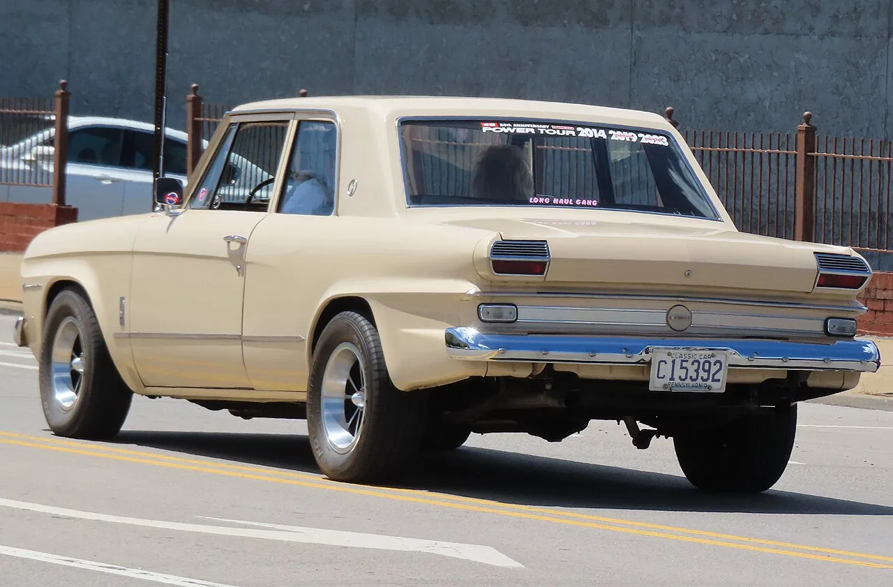 Studebaker Commander, rear