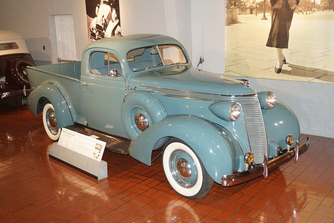 Studebaker Coupe Express, rear