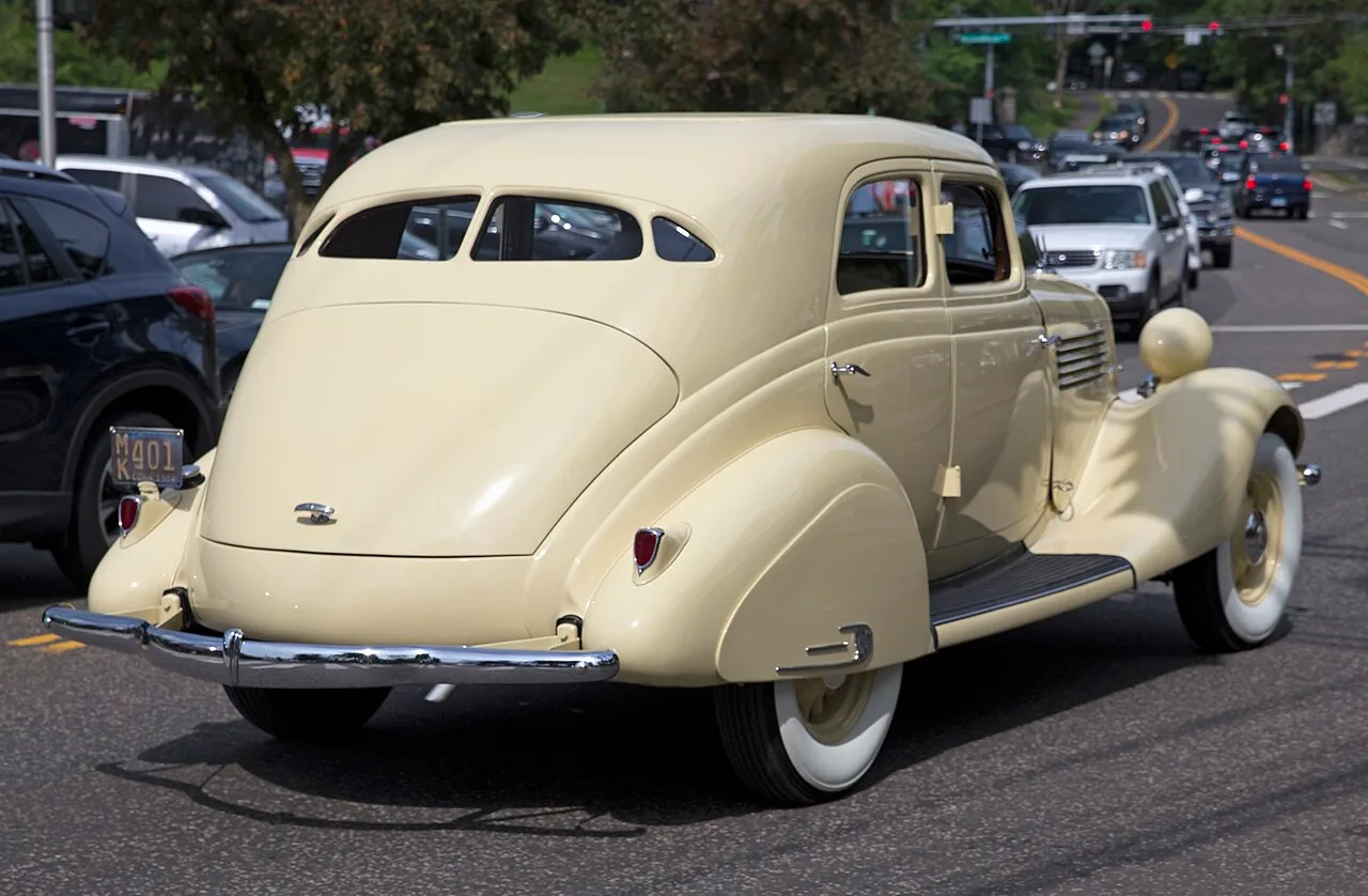 Studebaker President, rear