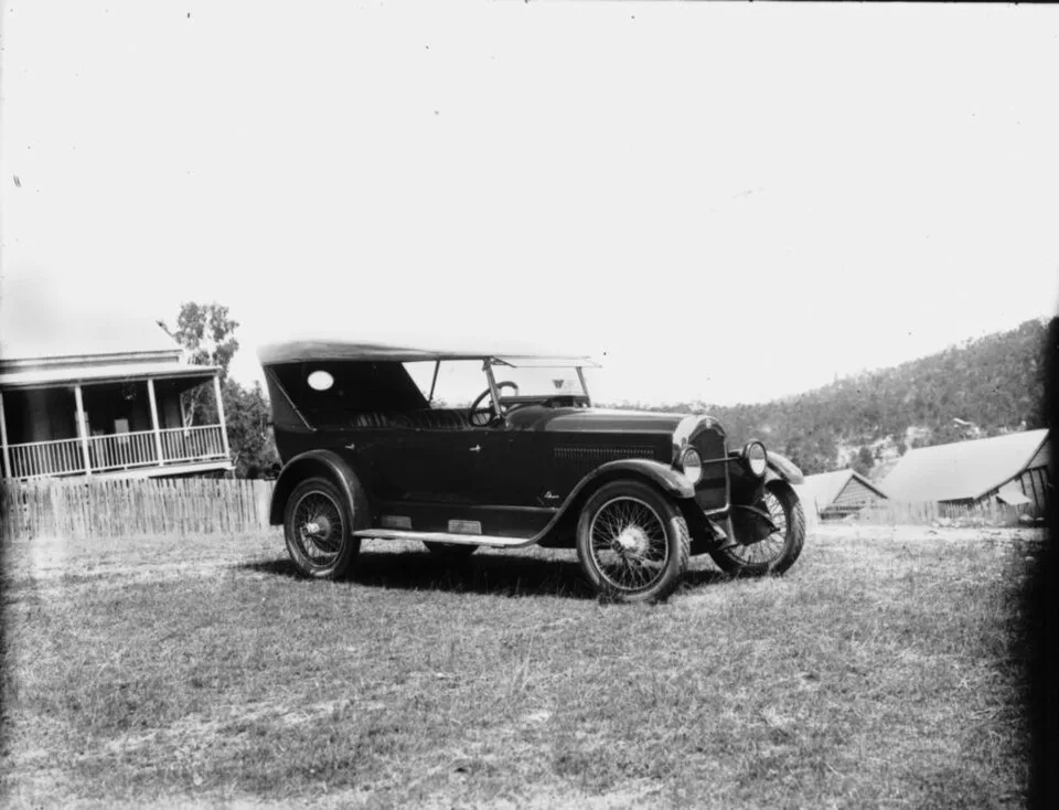 Studebaker Special Six, side