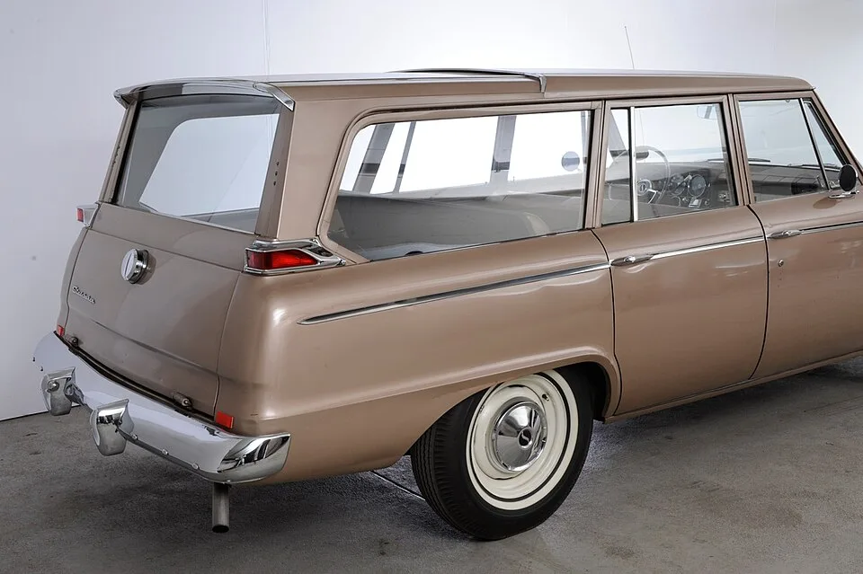 Studebaker Wagonaire, rear