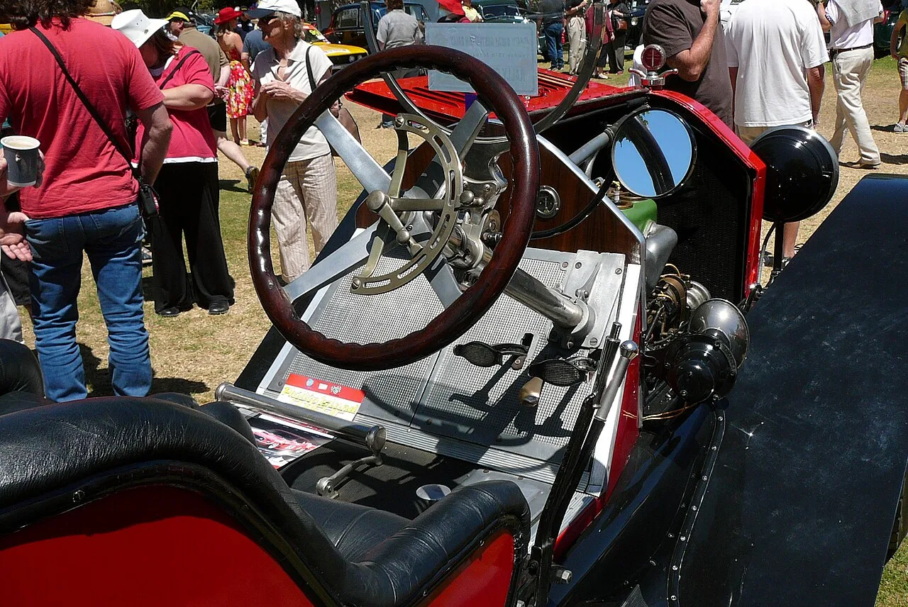 Stutz Bearcat, interior